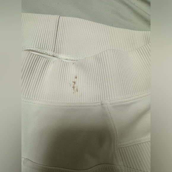 Lululemon White New Ambition Super High Rise Tight *Stained* - Picture 9 of 14